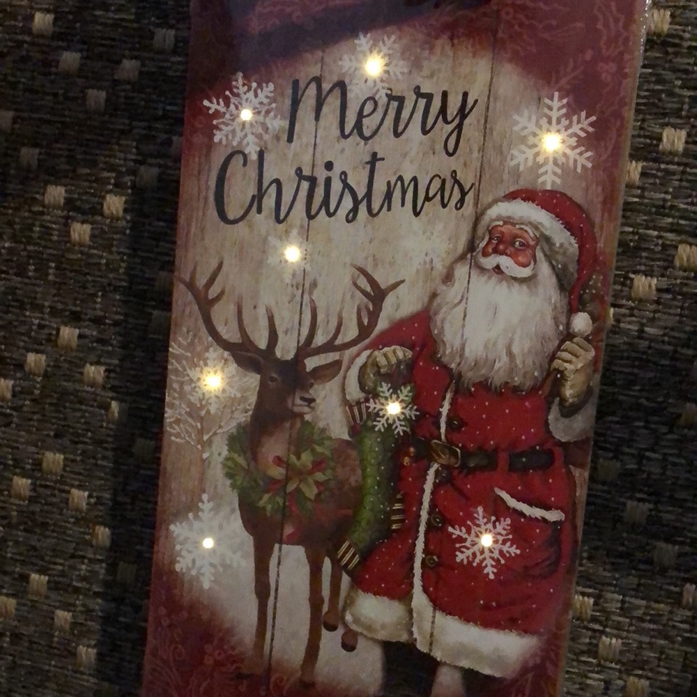 LED “ Merry Christmas “ Wood hanging Santa wall plaque - Picture 3 of 3
